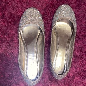 Le Miu size 10 rinestone golden/ silver flats